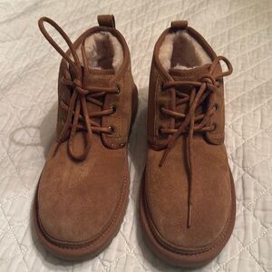 Ugg boots Women’s size 8, Brand New, Ugg Neumel